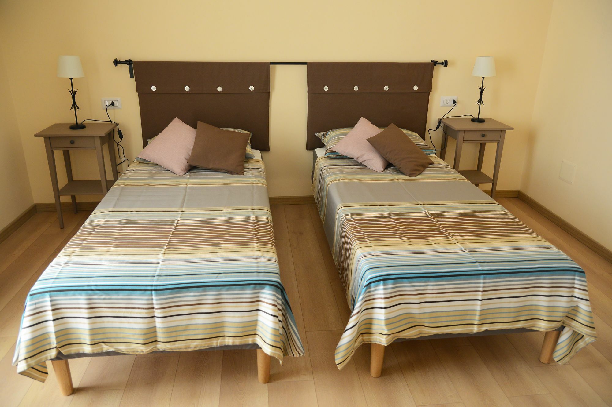 Donnaregina Boutique Apartment Napoli Ngoại thất bức ảnh